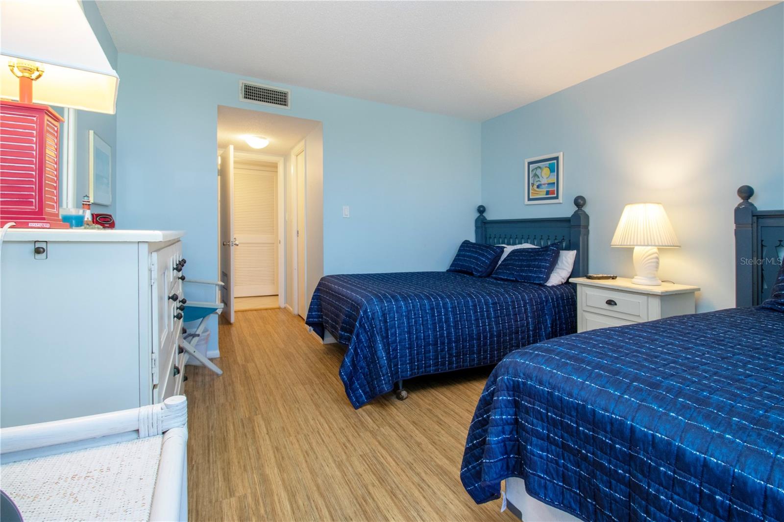 Image 27 of 50 For 6300 Midnight Pass Road 110