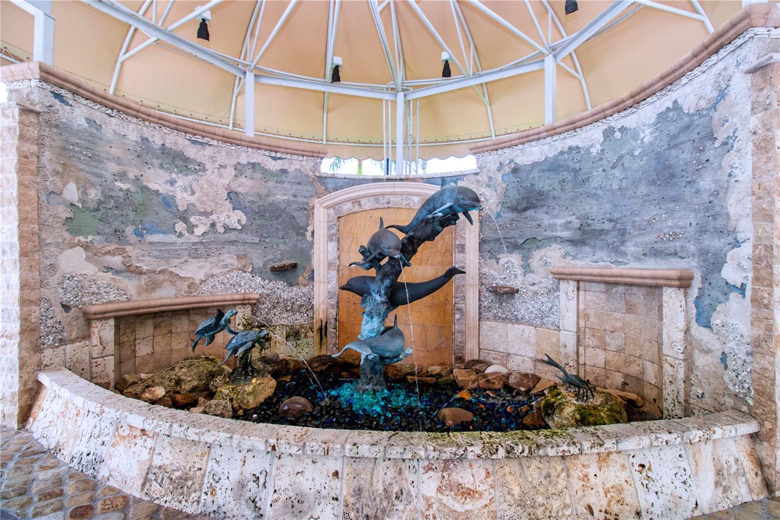 Image 39 of 50 For 6300 Midnight Pass Road 110