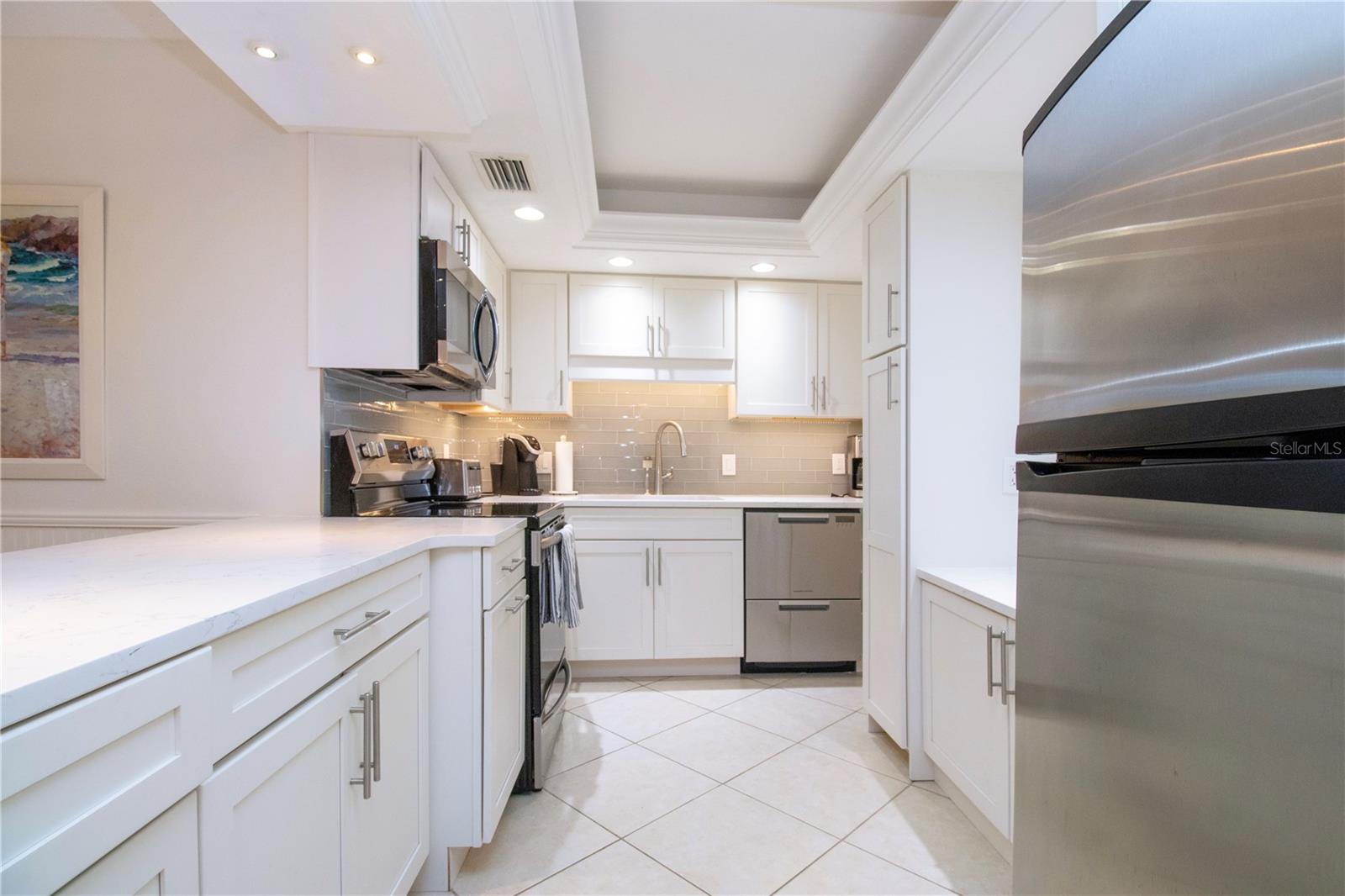 Image 7 of 50 For 6300 Midnight Pass Road 110