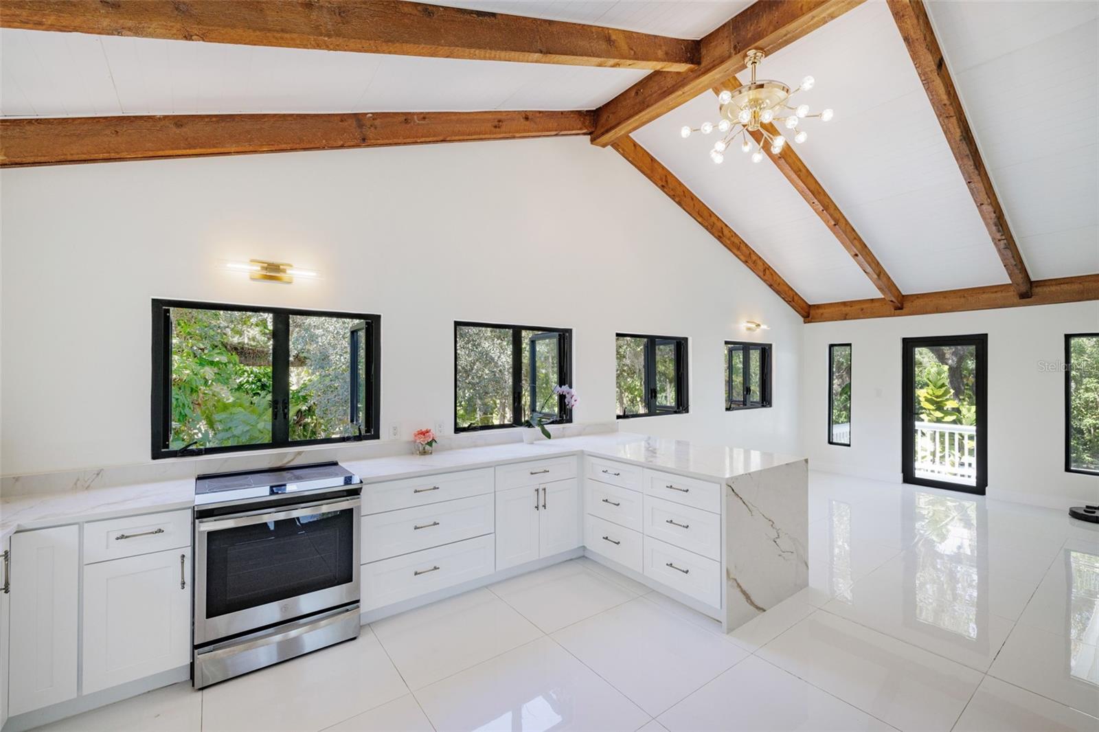 Image 11 of 83 For 19481-483 River Road