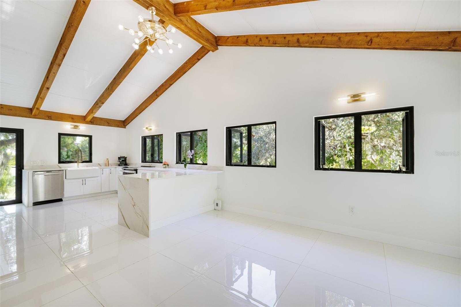 Image 18 of 83 For 19481-483 River Road