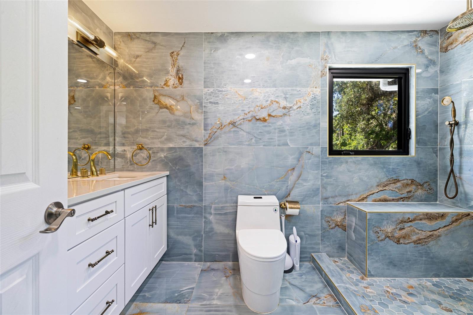 Image 26 of 83 For 19481-483 River Road