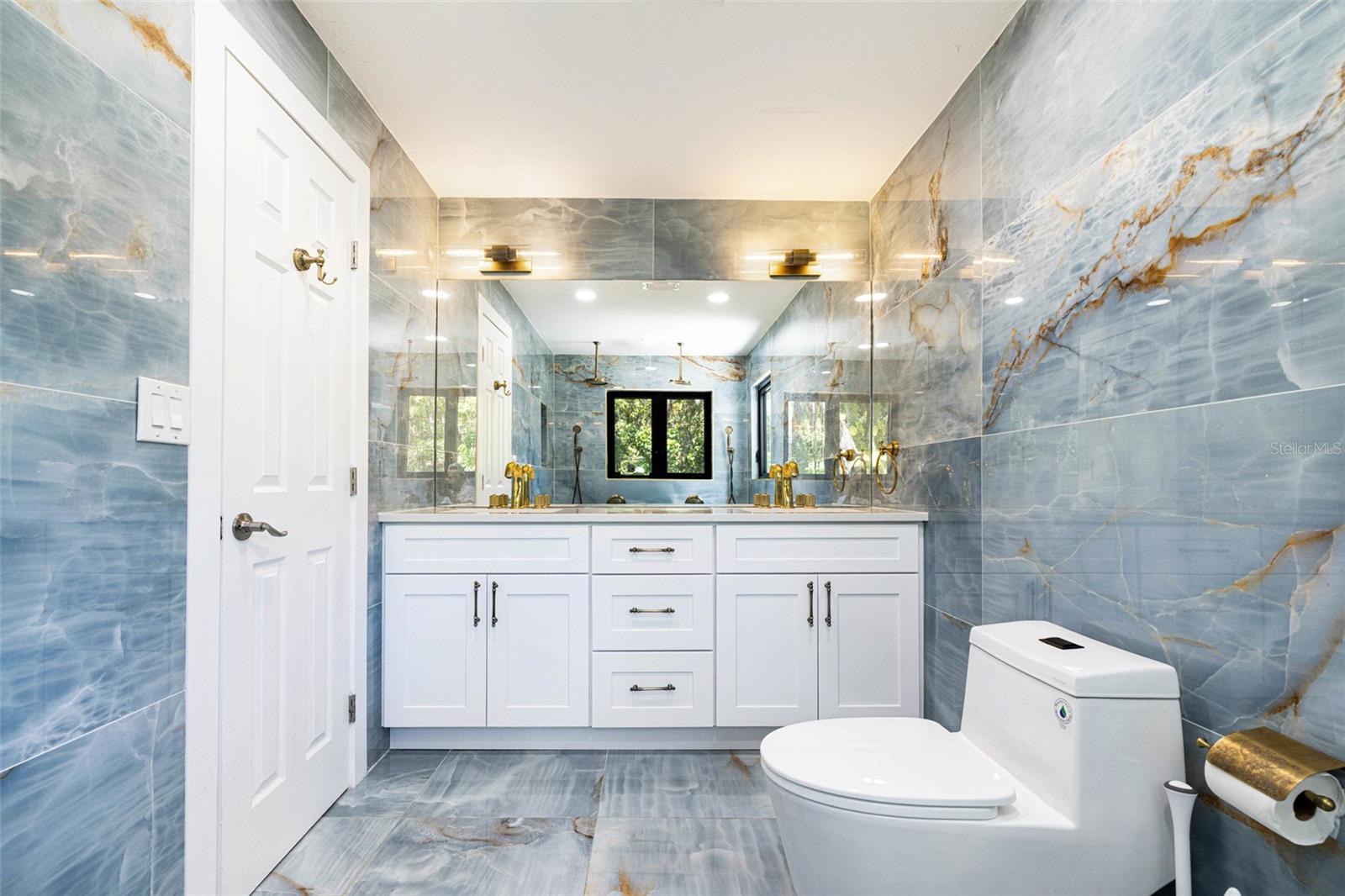 Image 27 of 83 For 19481-483 River Road