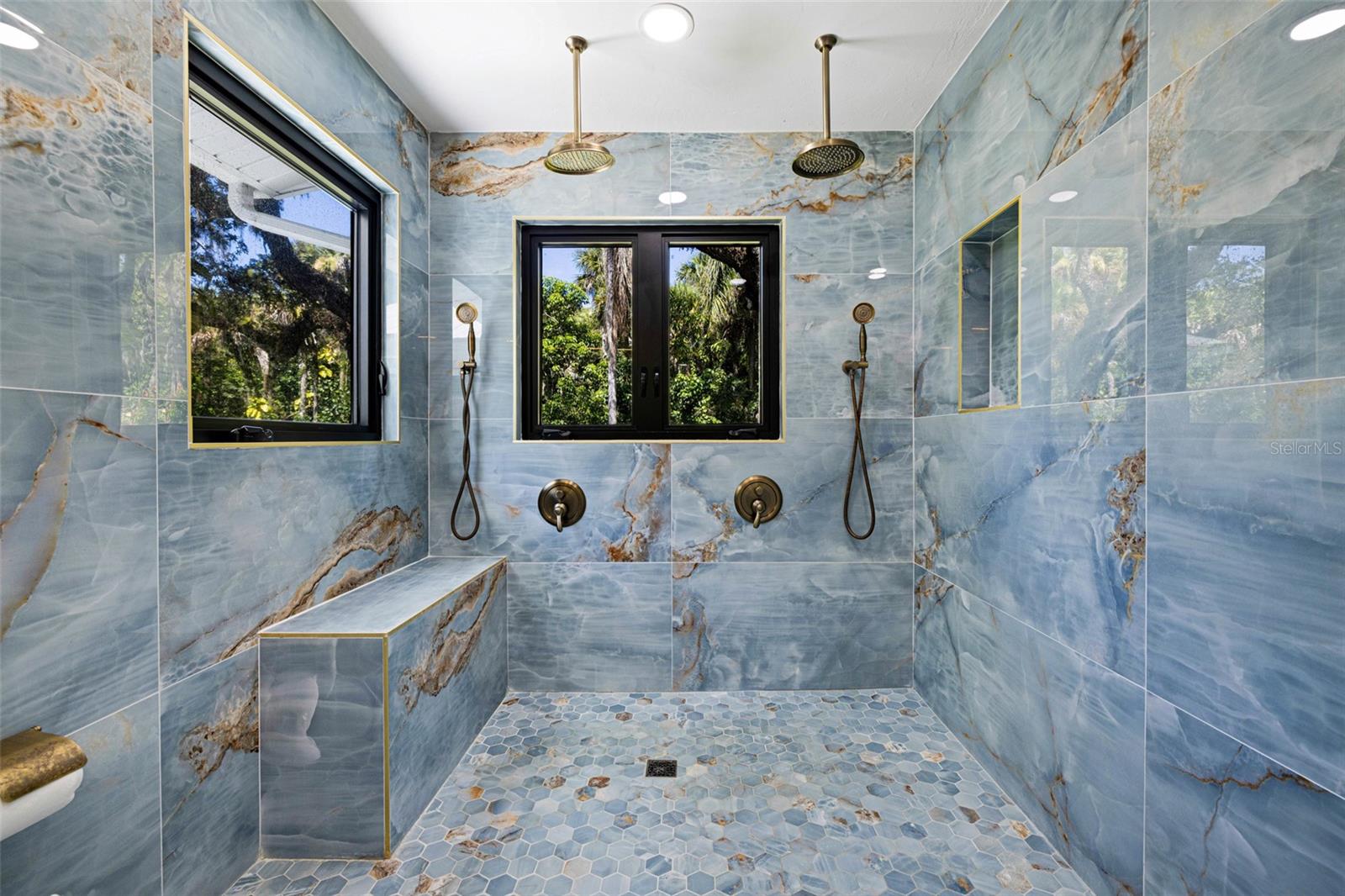 Image 28 of 83 For 19481-483 River Road