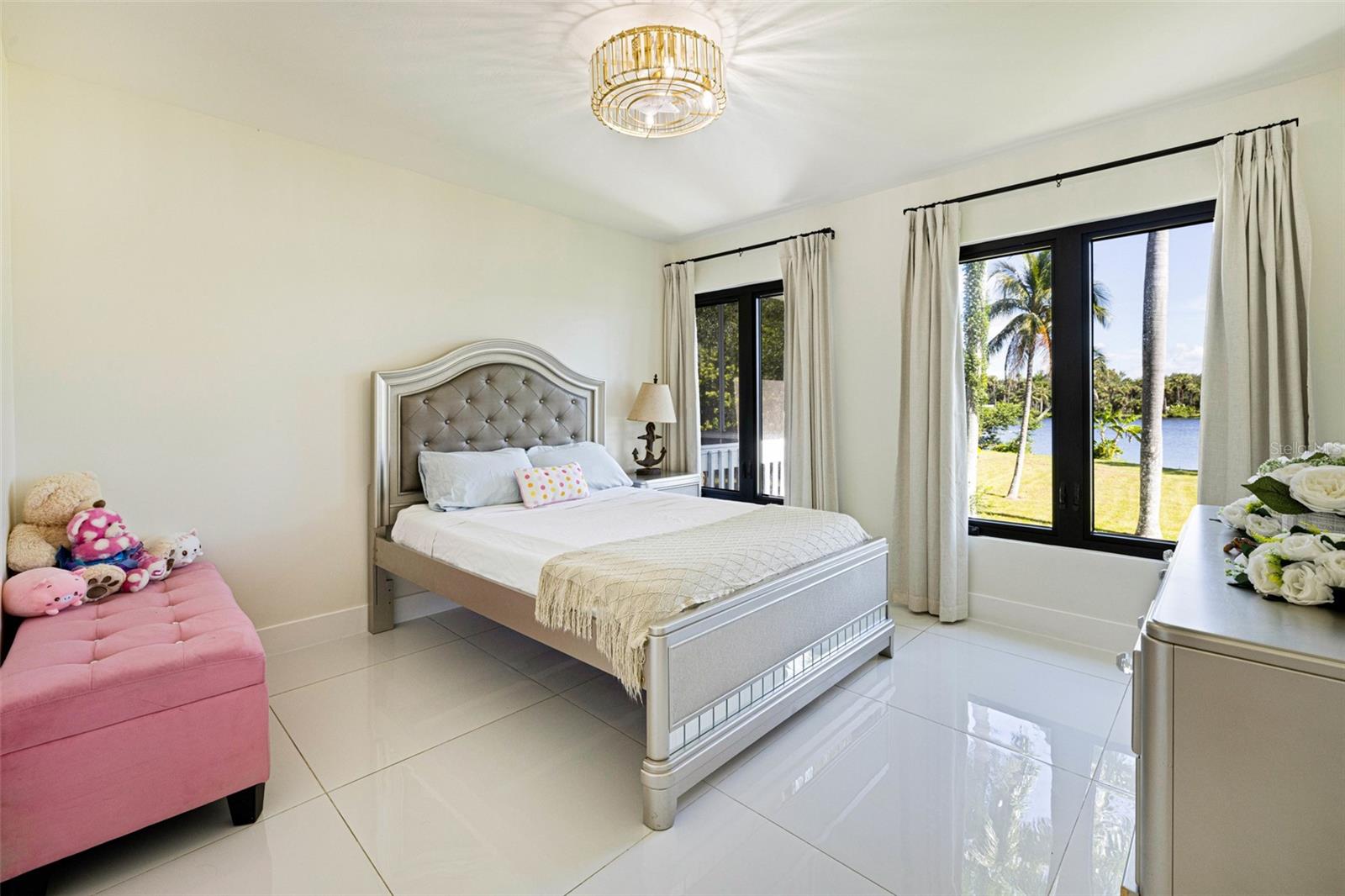 Image 29 of 83 For 19481-483 River Road