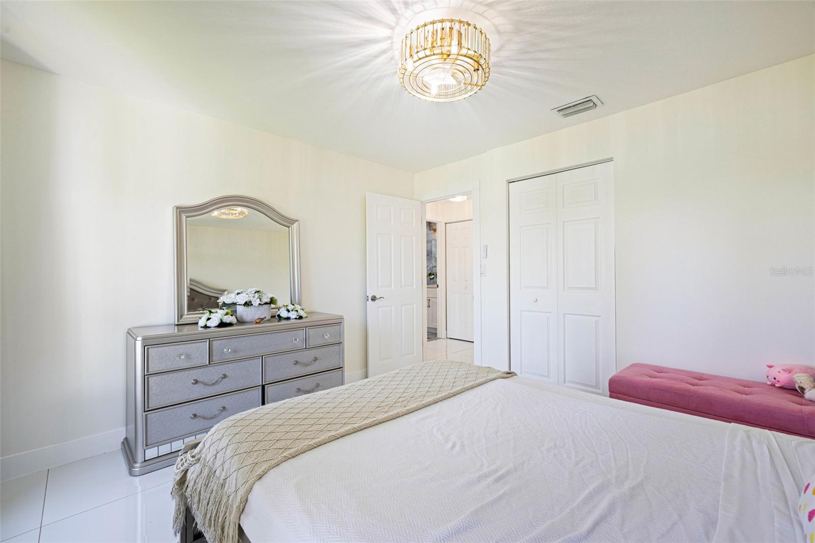 Image 30 of 83 For 19481-483 River Road