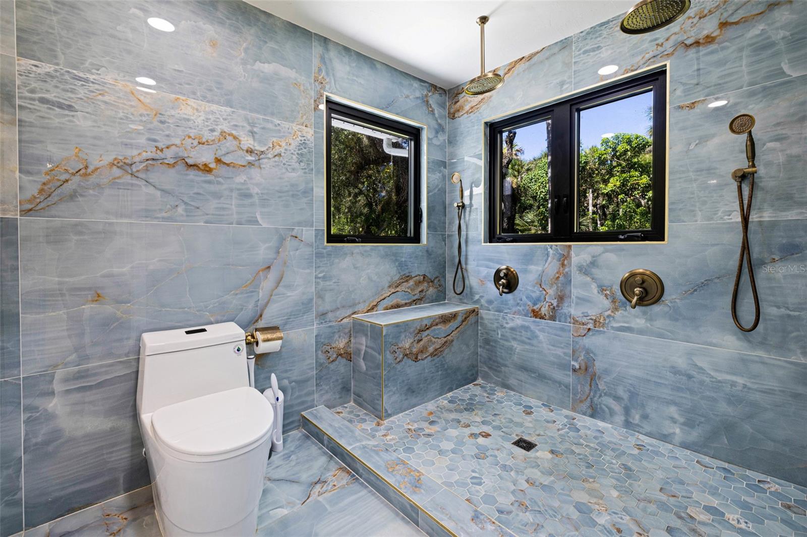 Image 40 of 83 For 19481-483 River Road