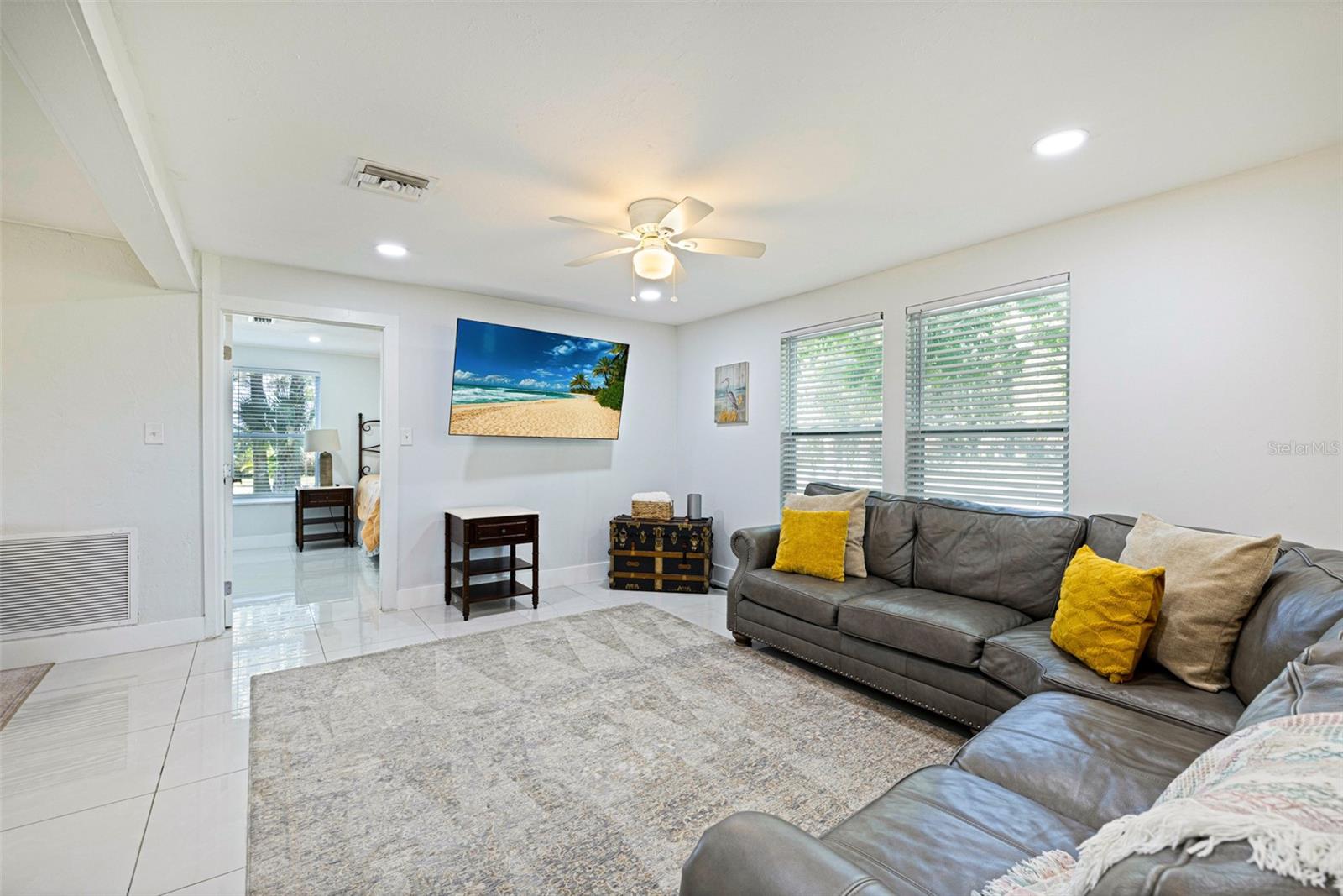 Image 52 of 83 For 19481-483 River Road