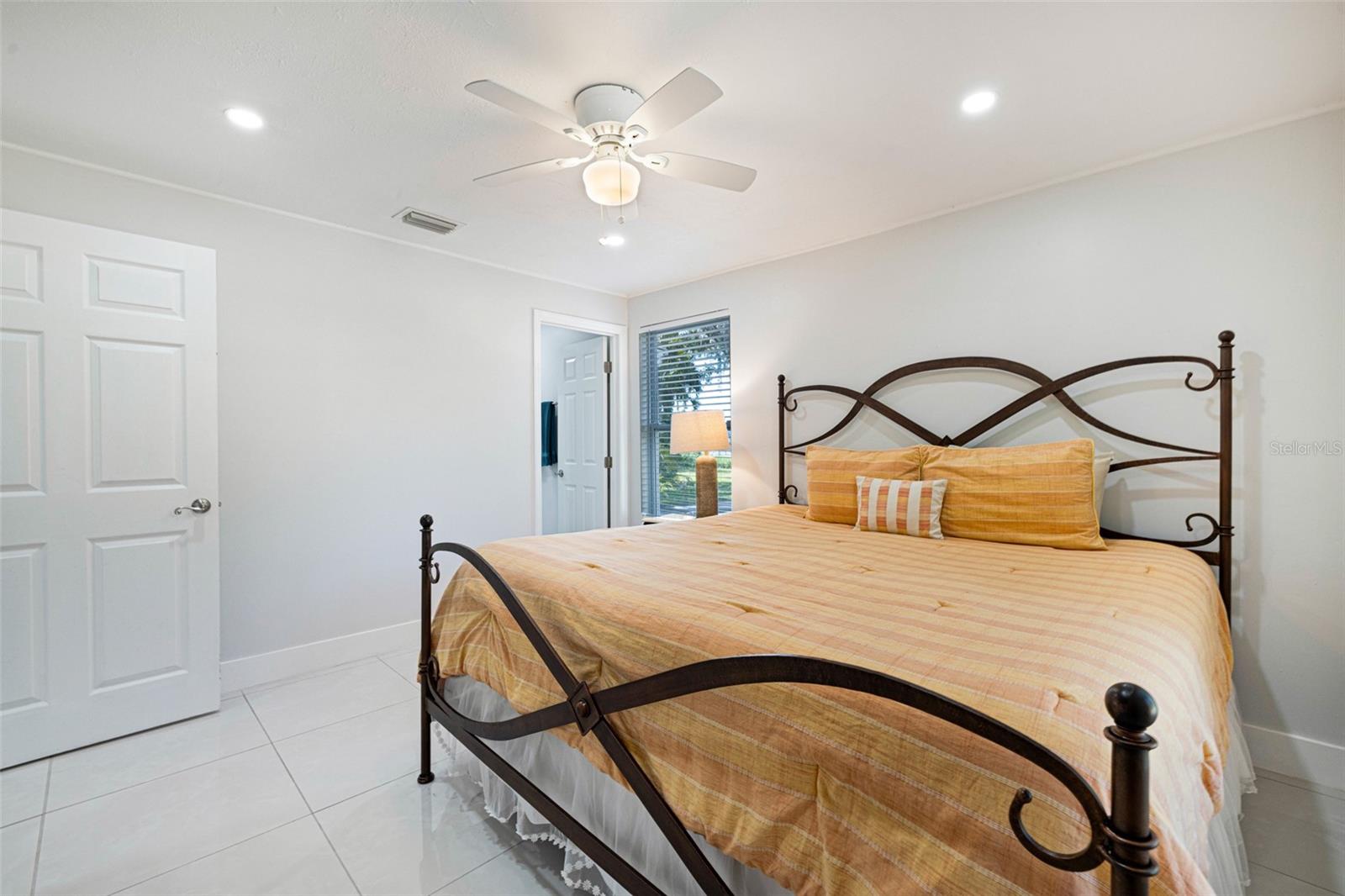 Image 67 of 83 For 19481-483 River Road