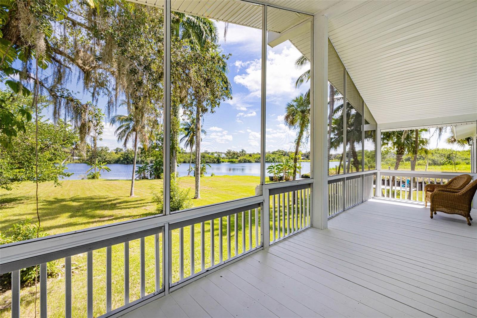 Image 8 of 83 For 19481-483 River Road