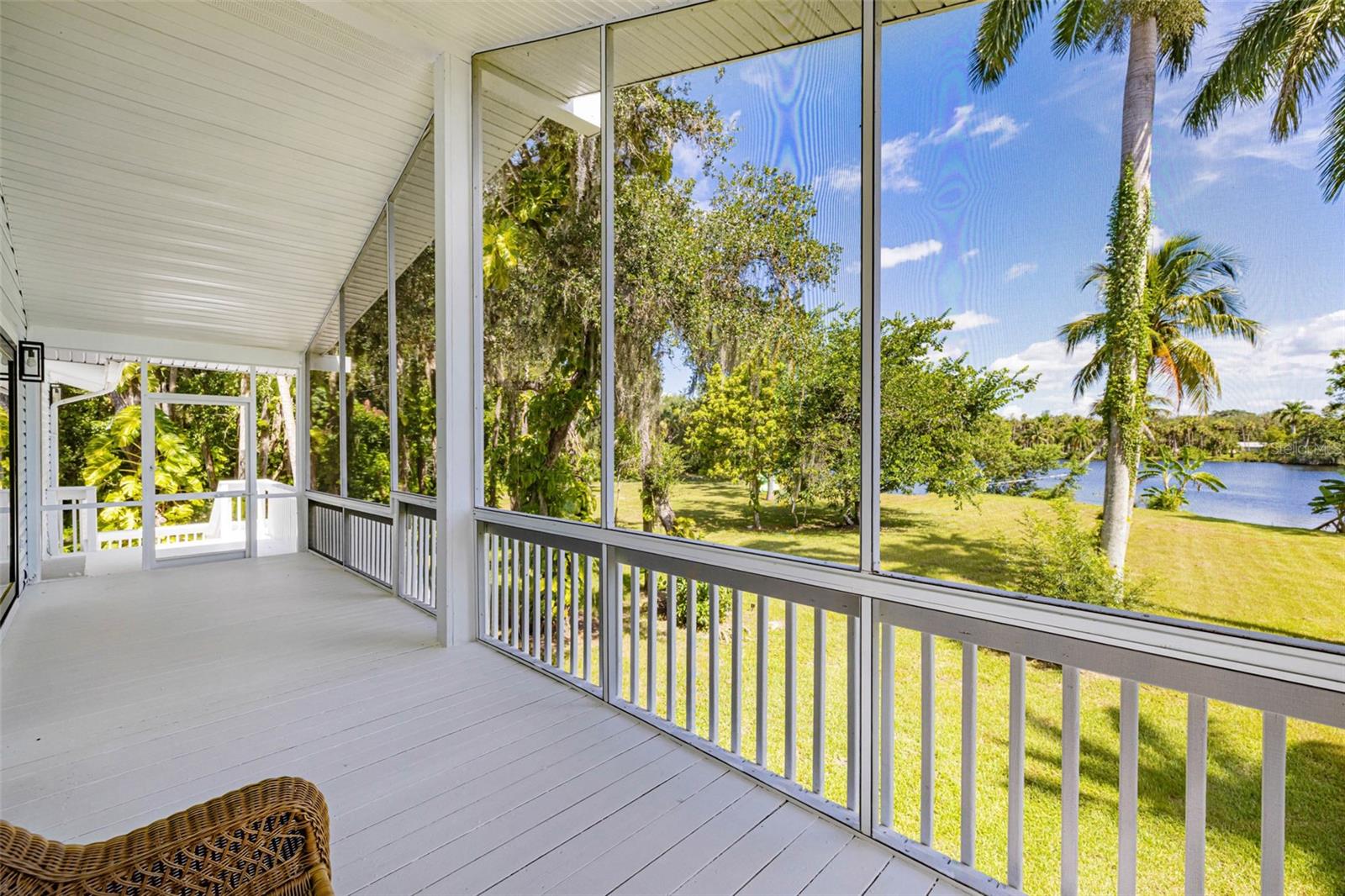 Image 9 of 83 For 19481-483 River Road