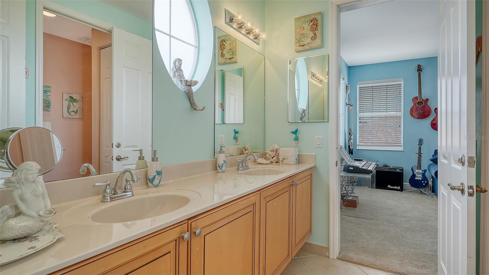 Image 38 of 58 For 6659 38th Lane E