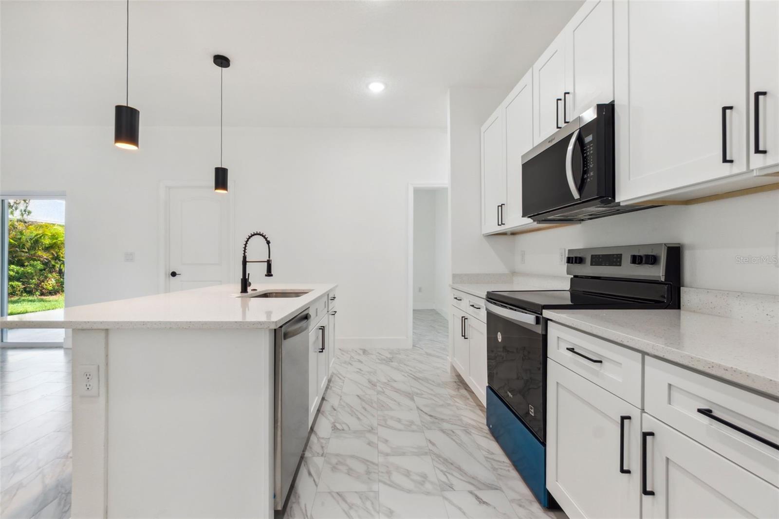 Image 11 of 24 For 8 Cleat Court