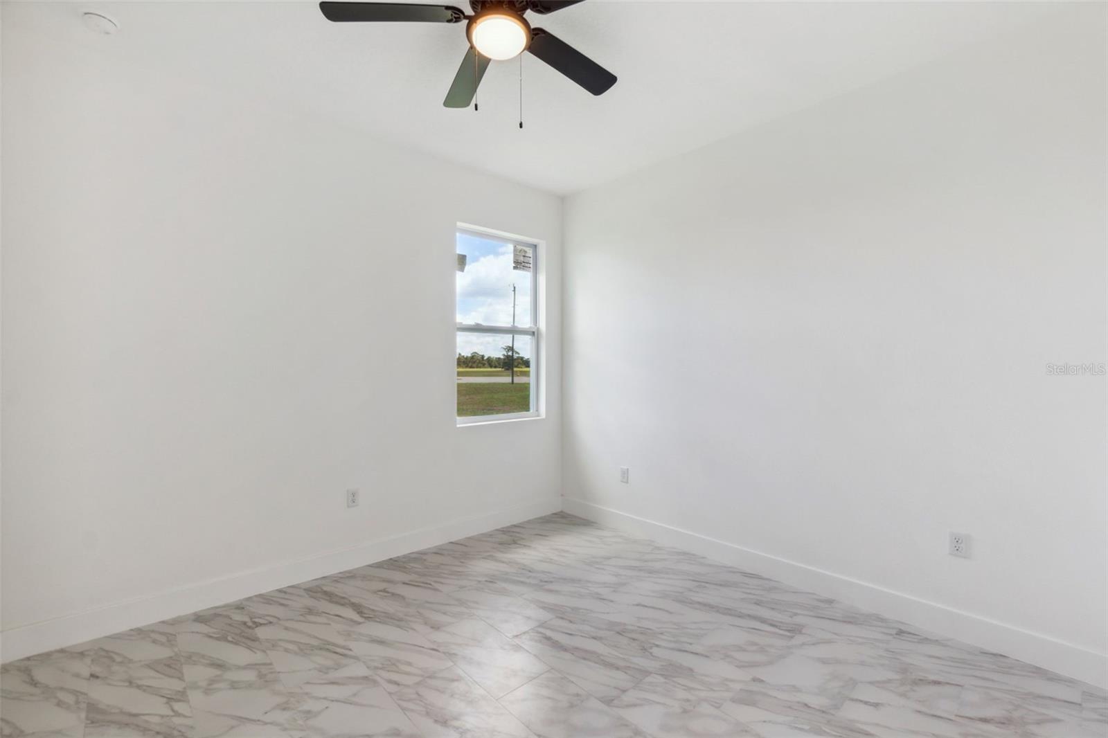 Image 19 of 24 For 8 Cleat Court