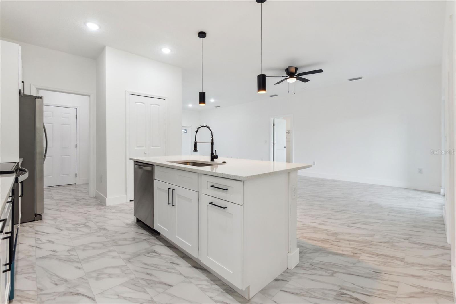 Image 7 of 24 For 8 Cleat Court