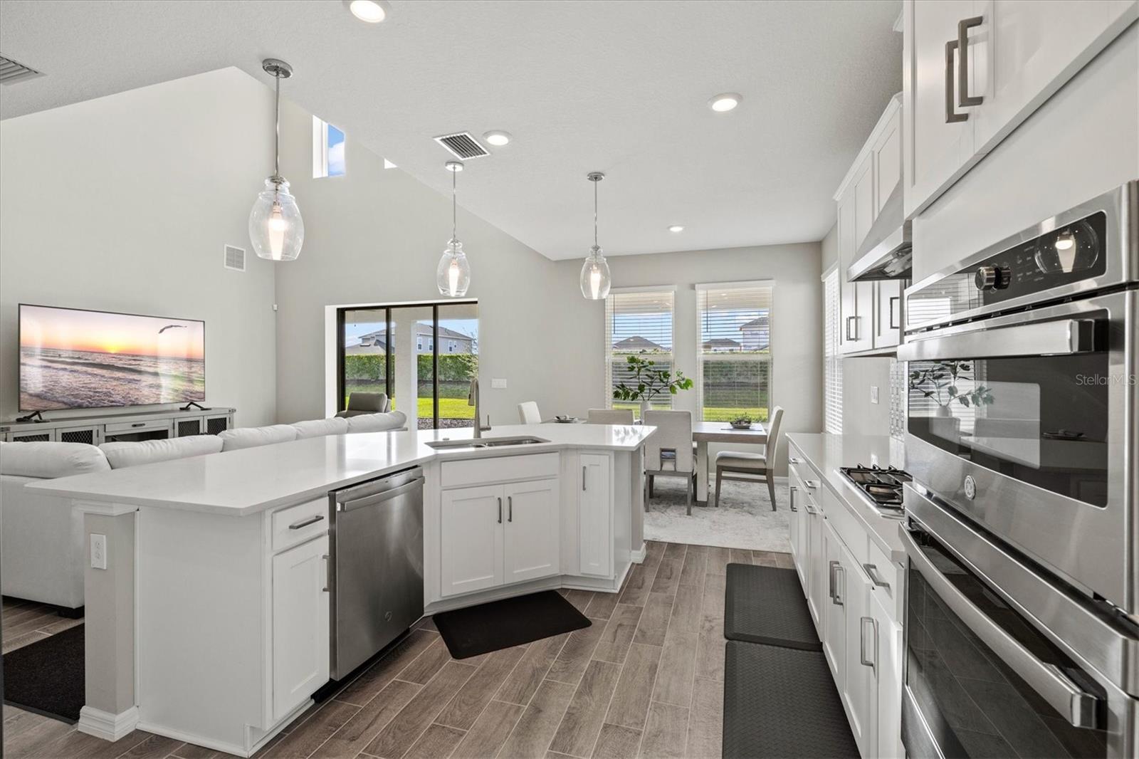 Image 18 of 74 For 9312 Tequila Sunrise Drive