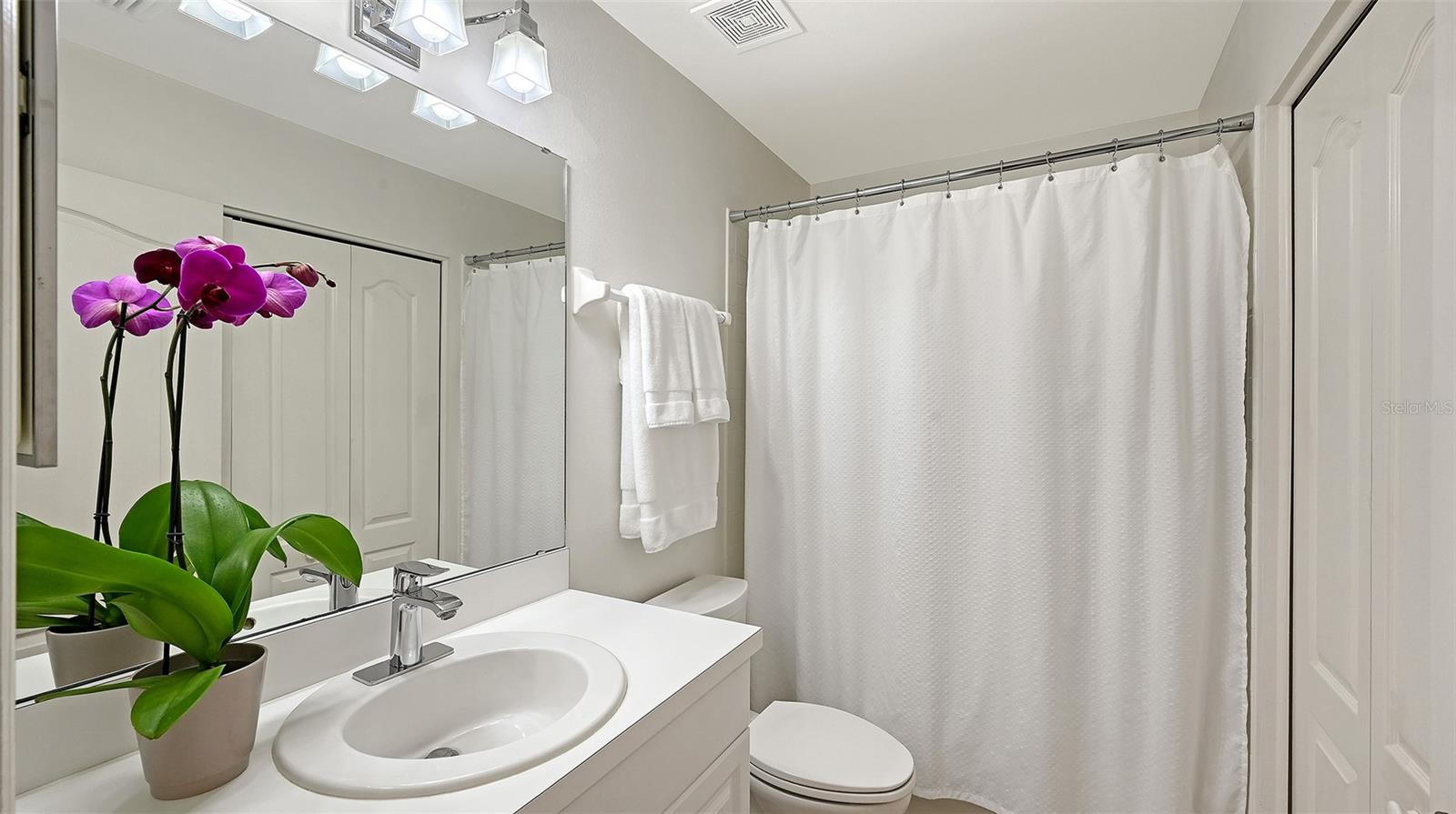 Image 26 of 27 For 8750 Olde Hickory Avenue 9109