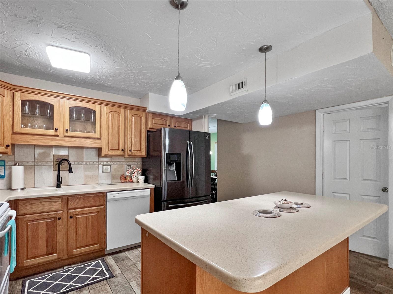 Image 12 of 50 For 515 30th Avenue W H111