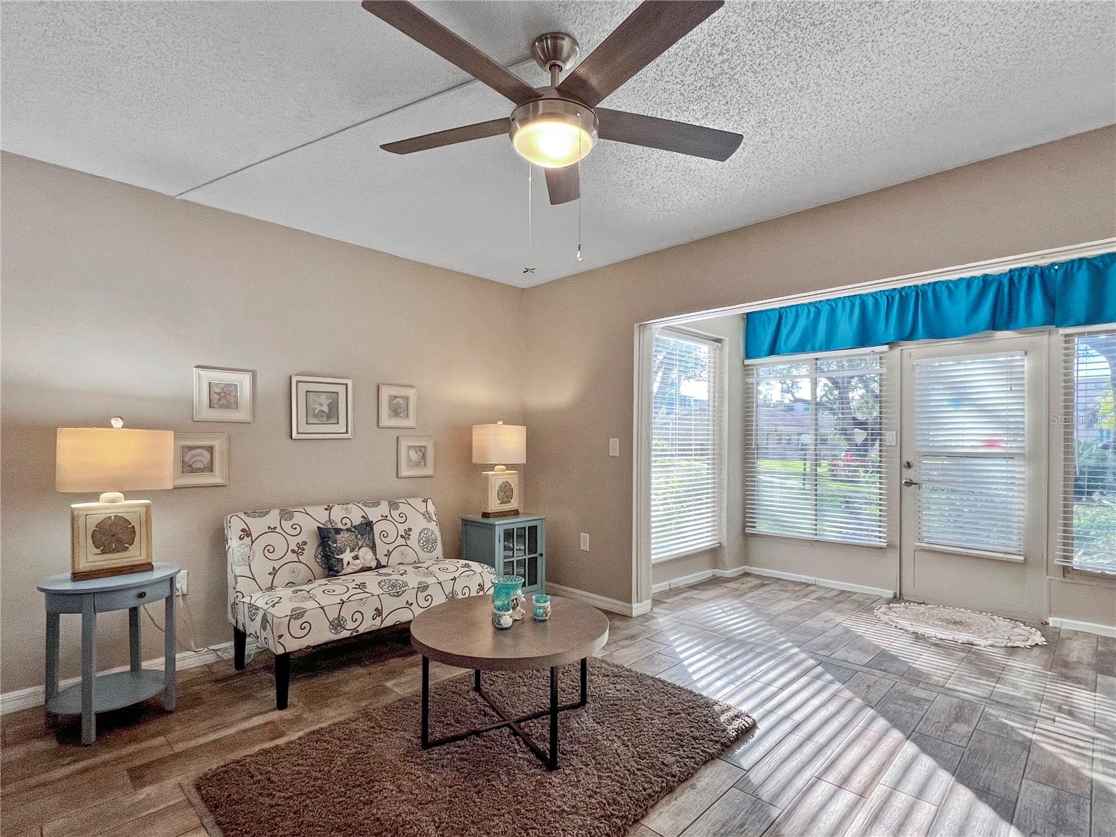 Image 15 of 50 For 515 30th Avenue W H111