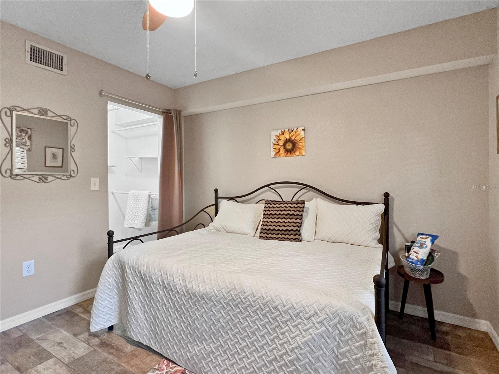 Image 30 of 50 For 515 30th Avenue W H111