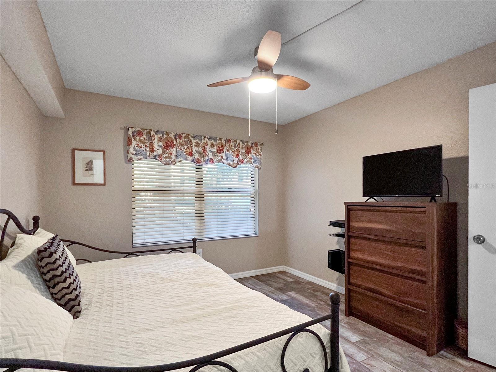 Image 31 of 50 For 515 30th Avenue W H111