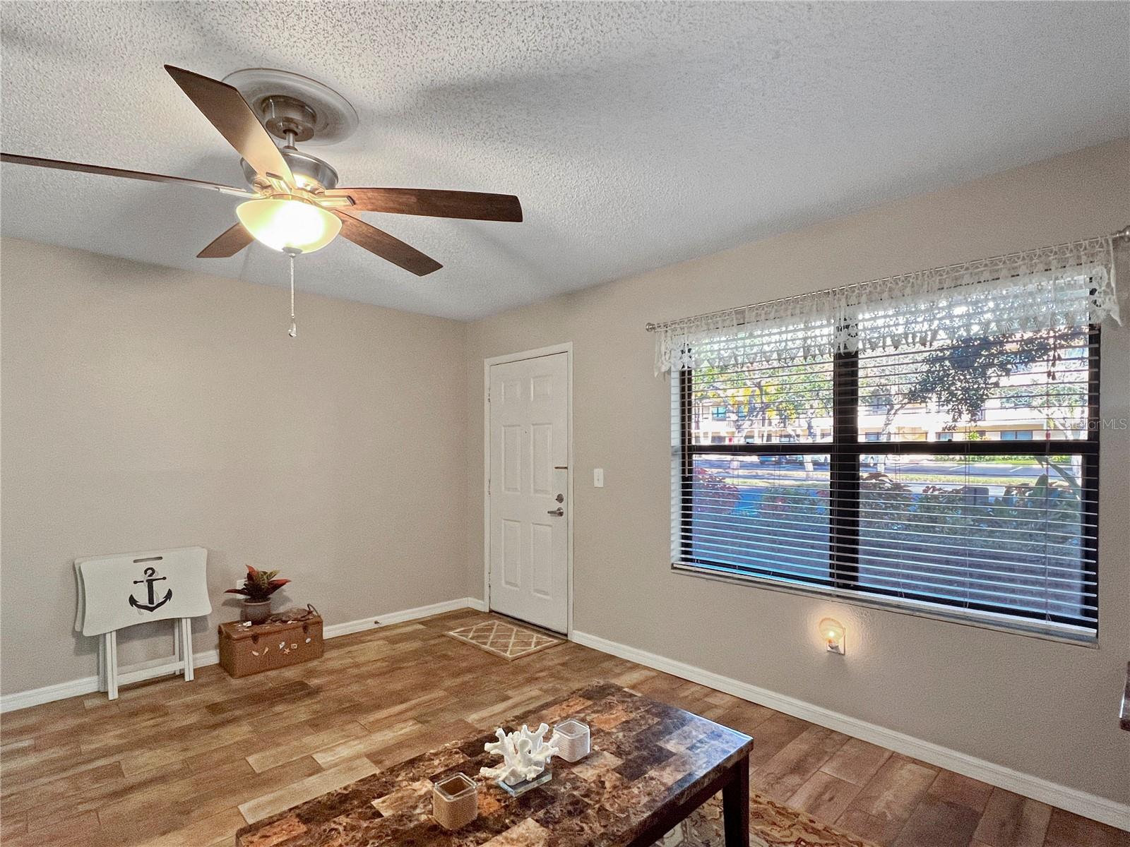 Image 4 of 50 For 515 30th Avenue W H111