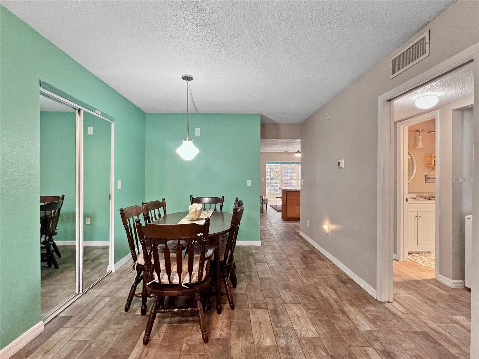 Image 9 of 50 For 515 30th Avenue W H111