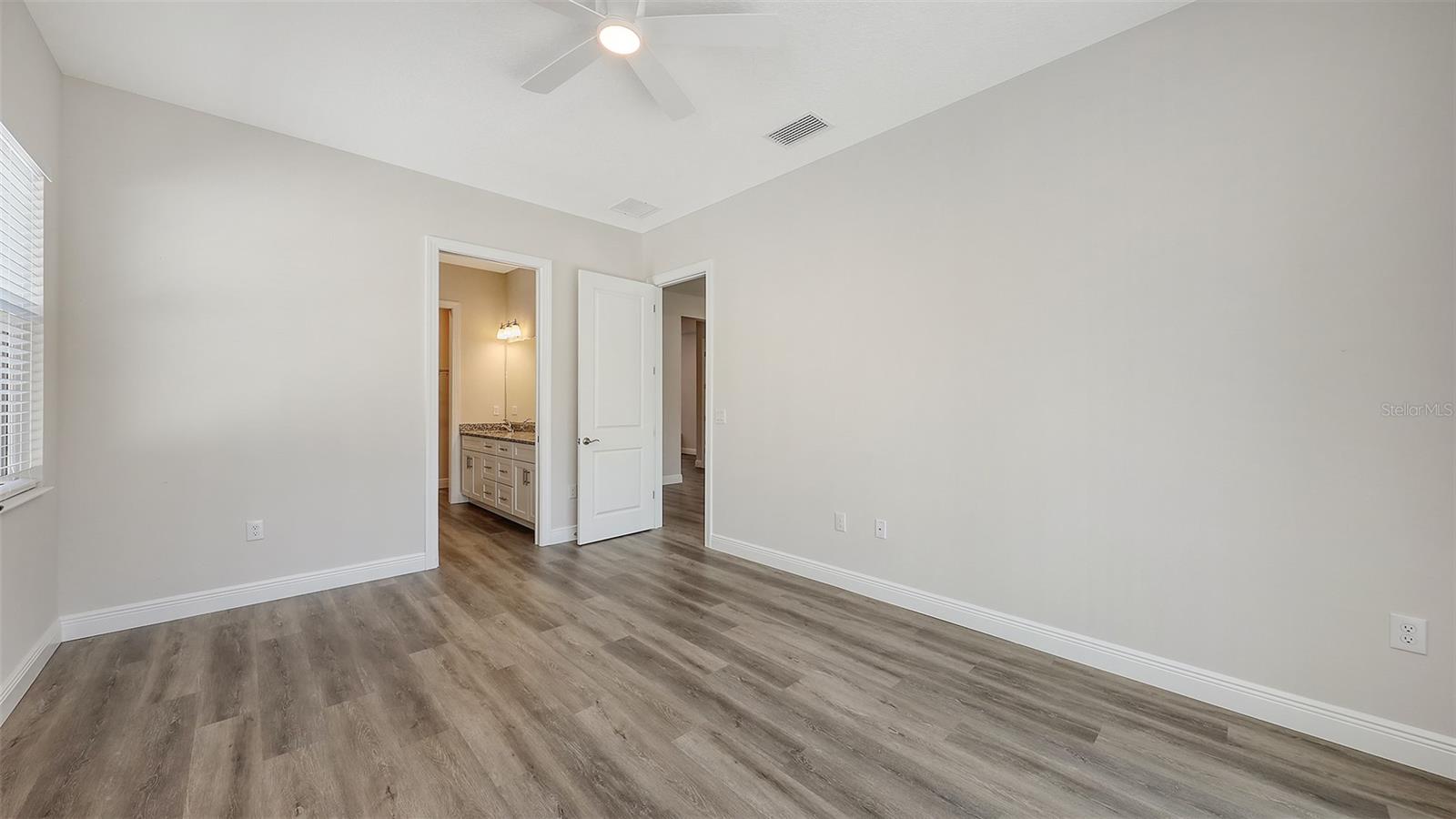 Image 10 of 19 For 2930 River Run Way