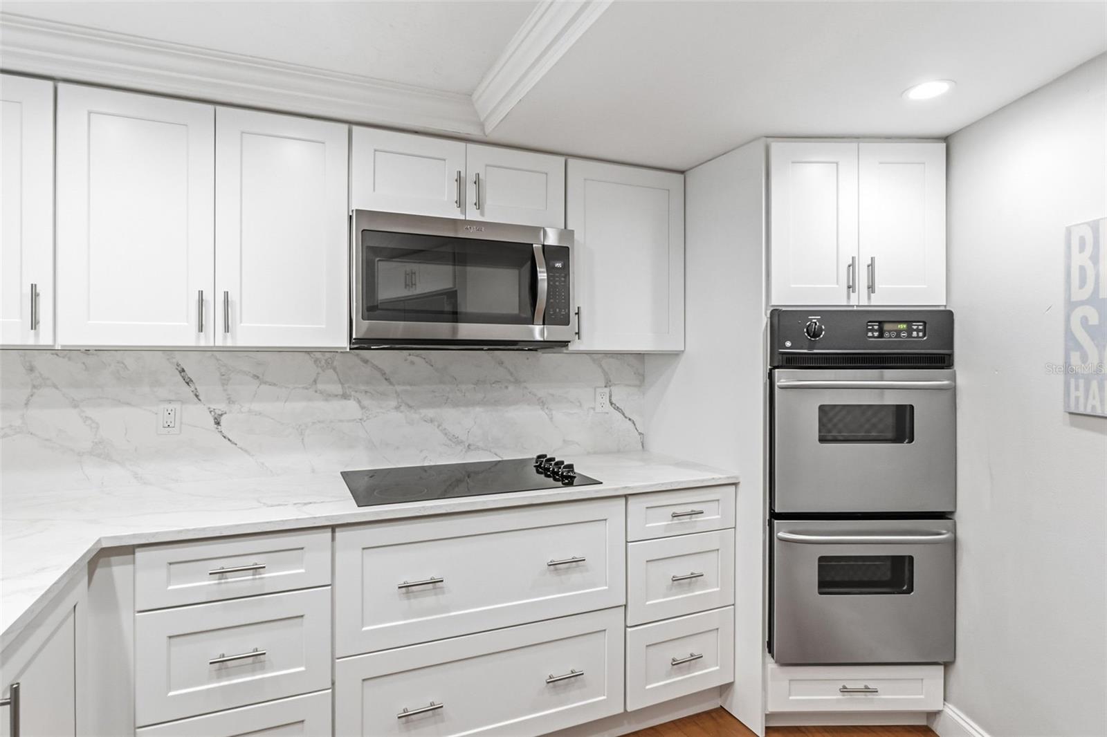 Image 20 of 48 For 5916 Midnight Pass Road W102