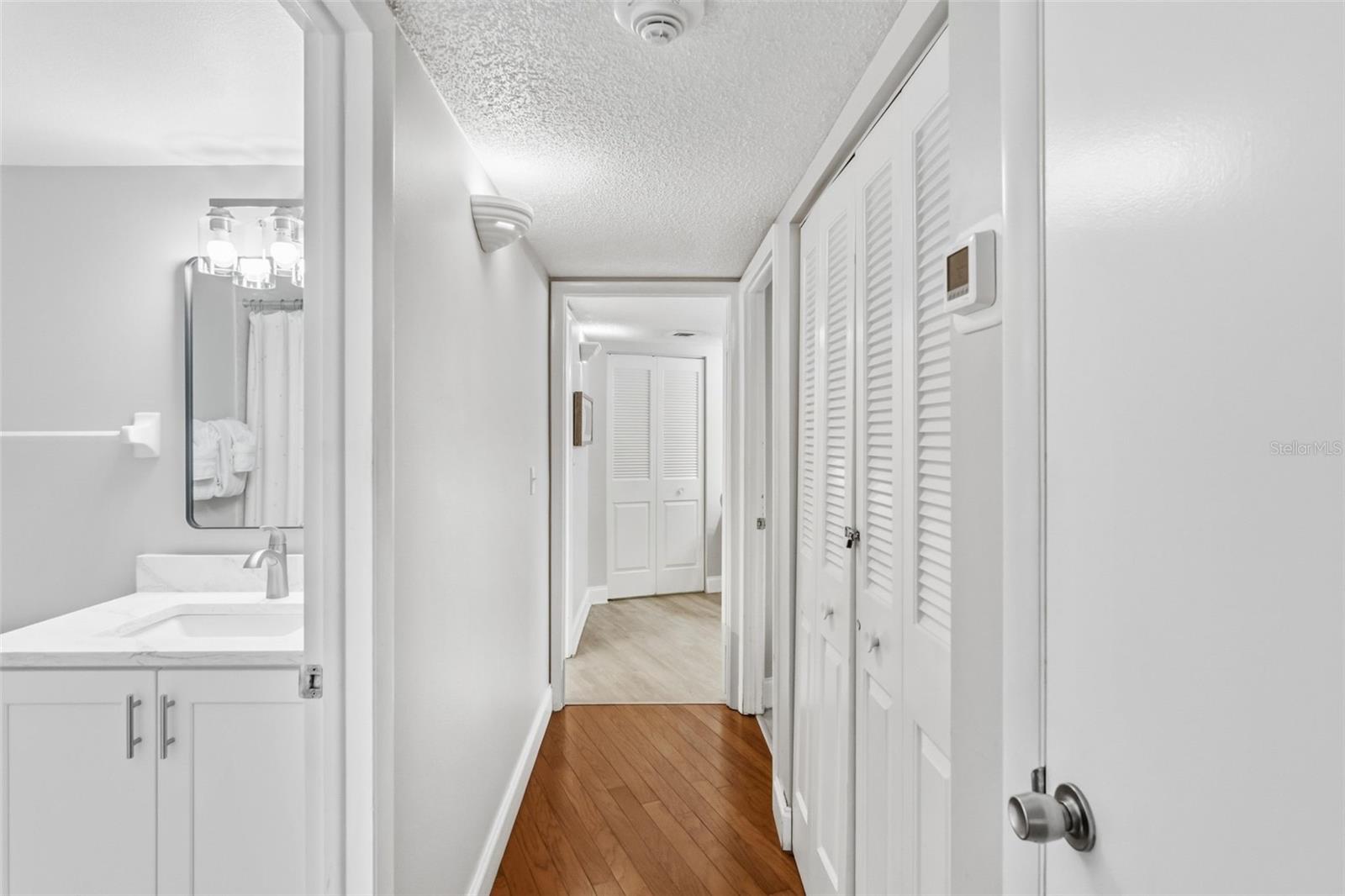 Image 22 of 48 For 5916 Midnight Pass Road W102