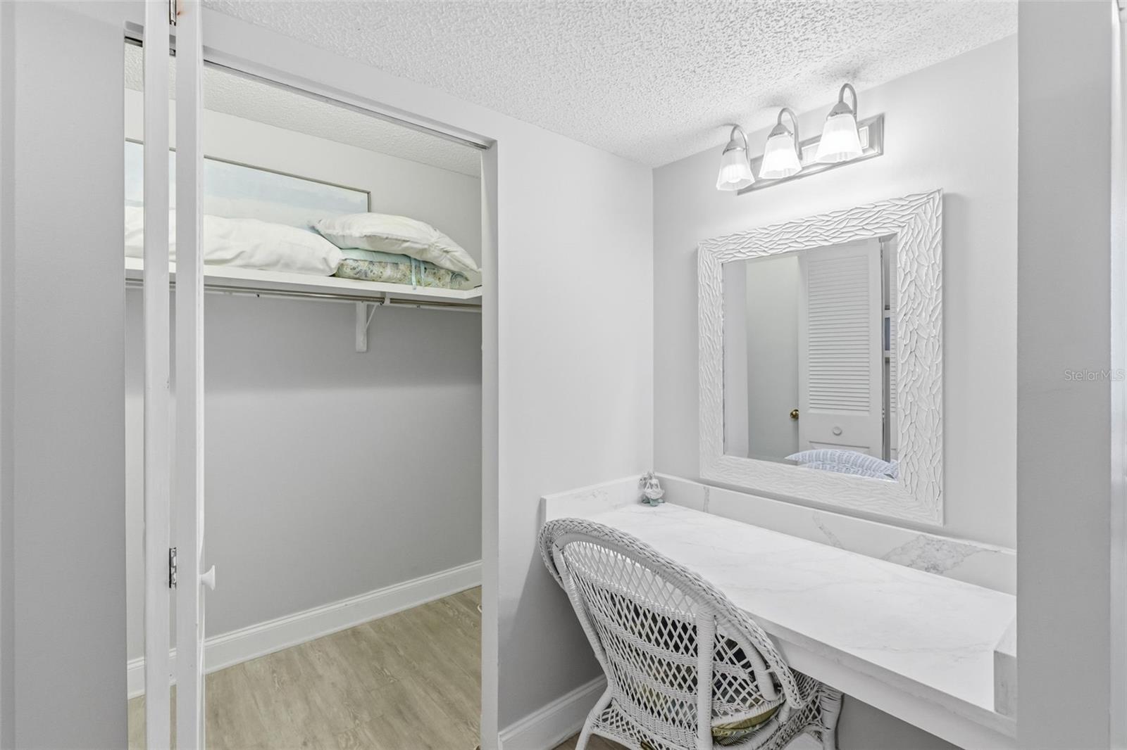 Image 30 of 48 For 5916 Midnight Pass Road W102