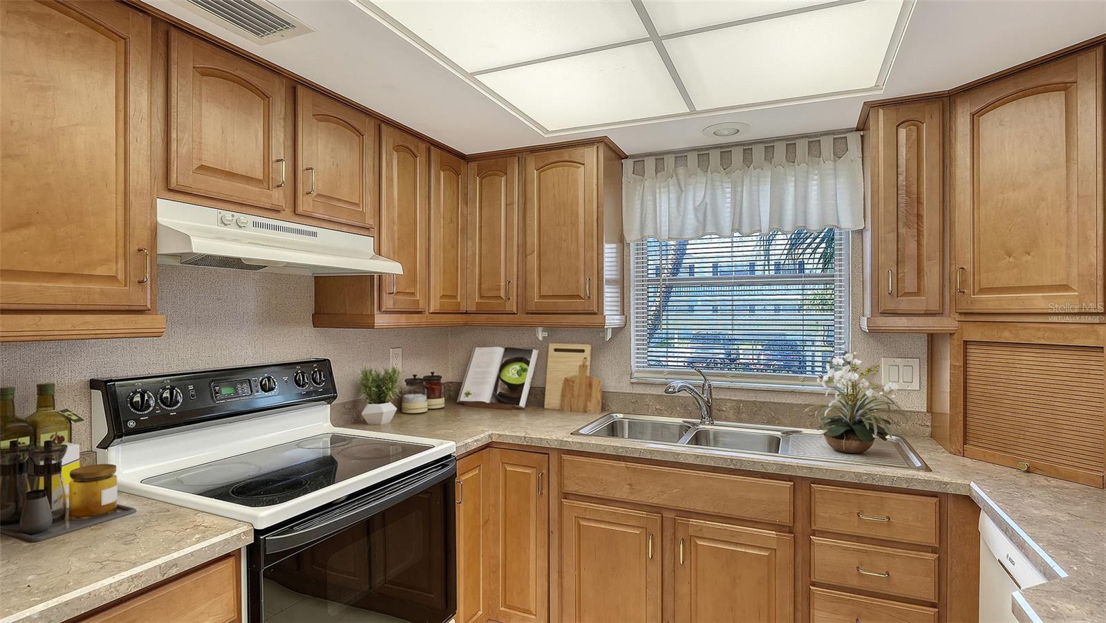 Image 18 of 72 For 4868 Independence Drive