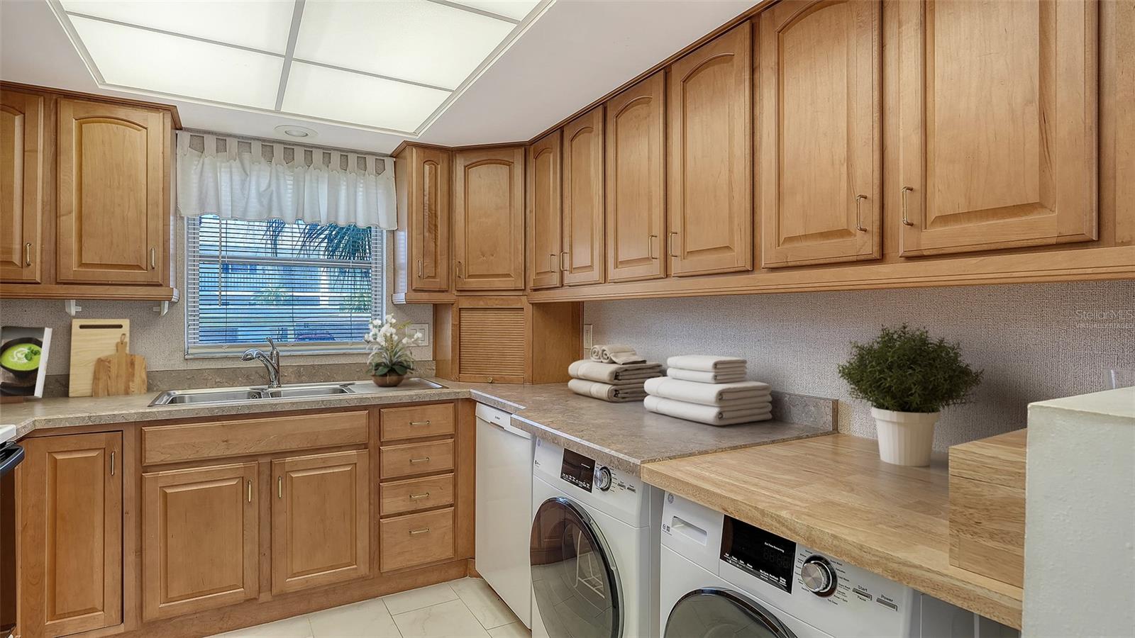 Image 20 of 72 For 4868 Independence Drive