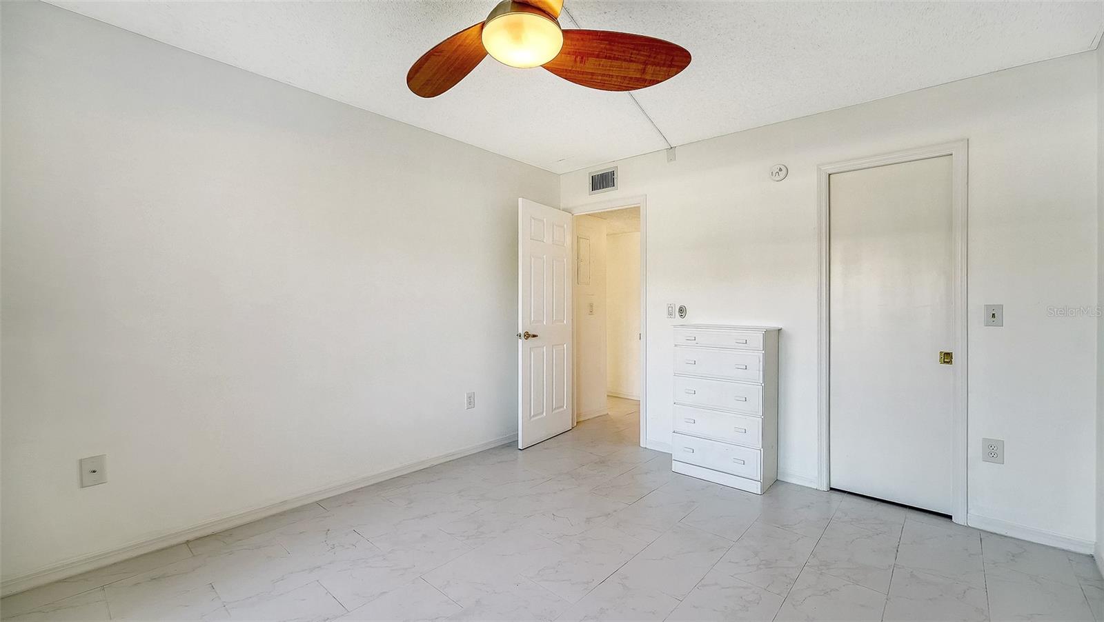 Image 35 of 72 For 4868 Independence Drive