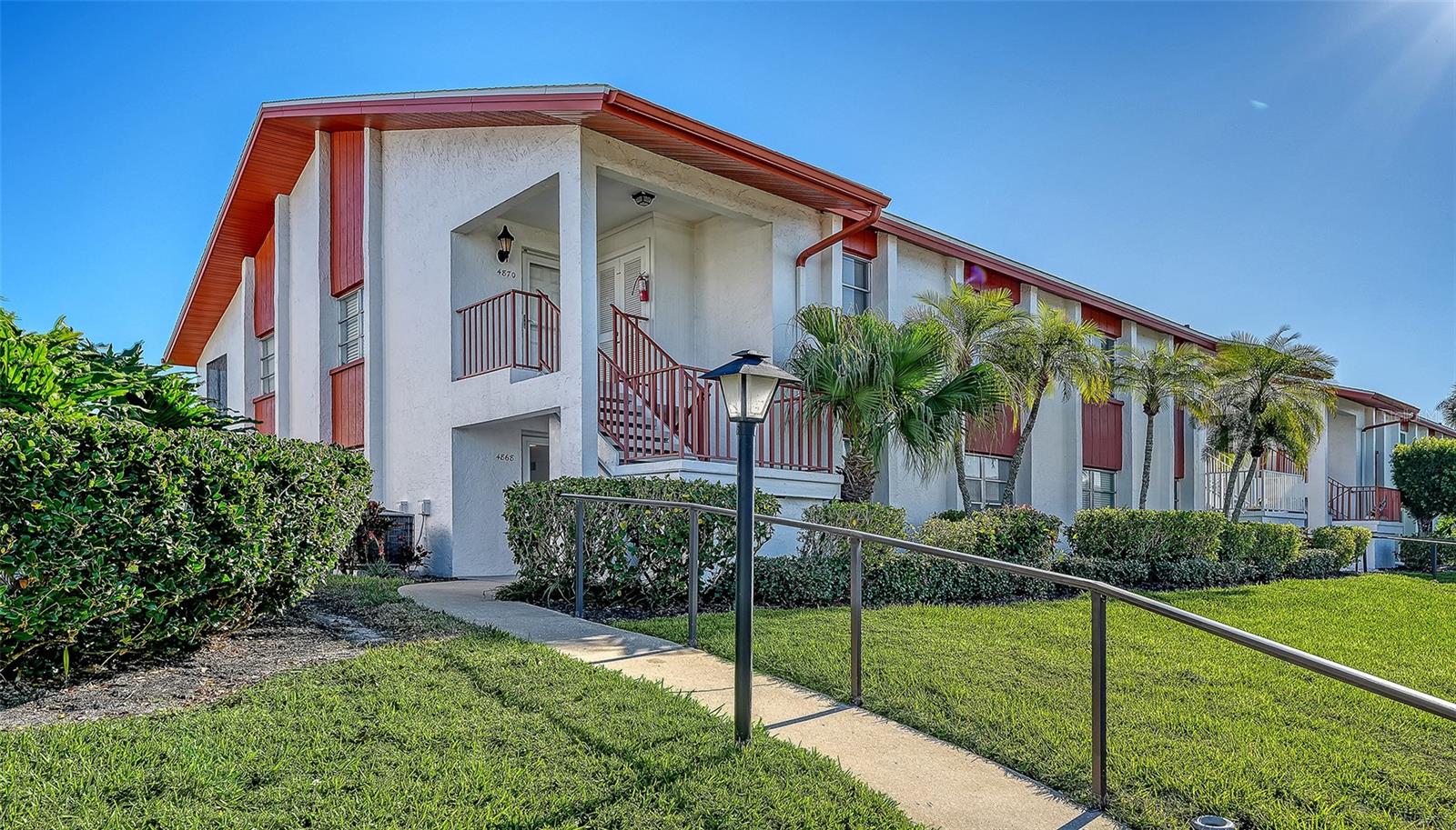 Image 4 of 72 For 4868 Independence Drive