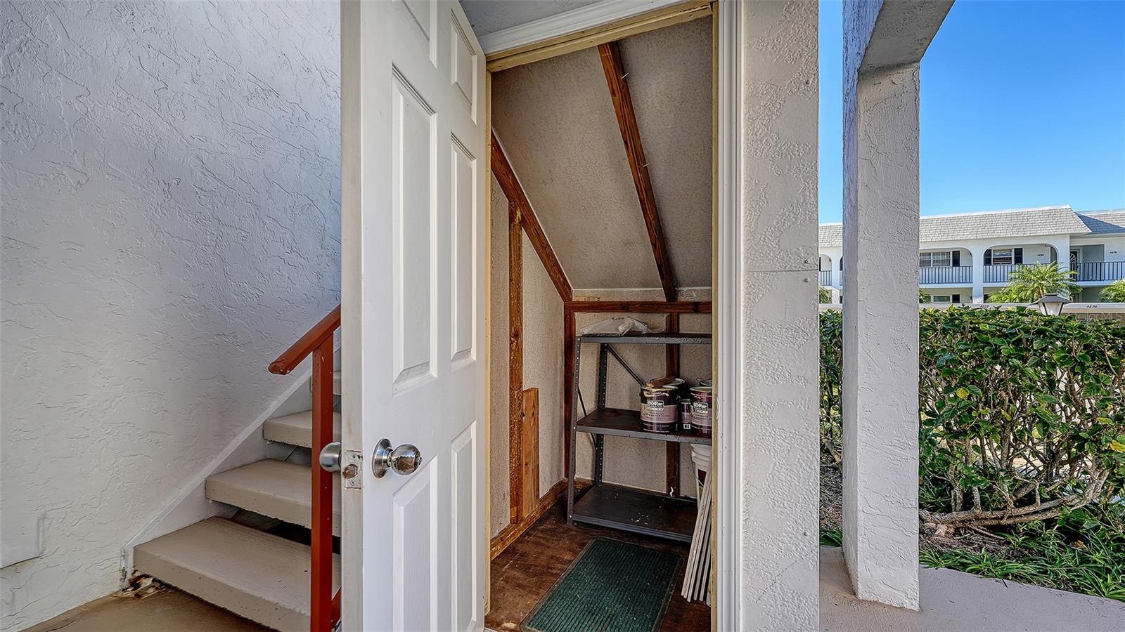 Image 5 of 72 For 4868 Independence Drive