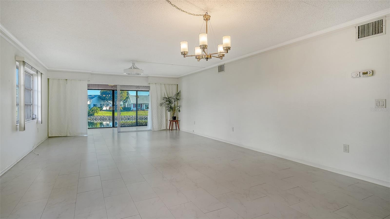 Image 9 of 72 For 4868 Independence Drive