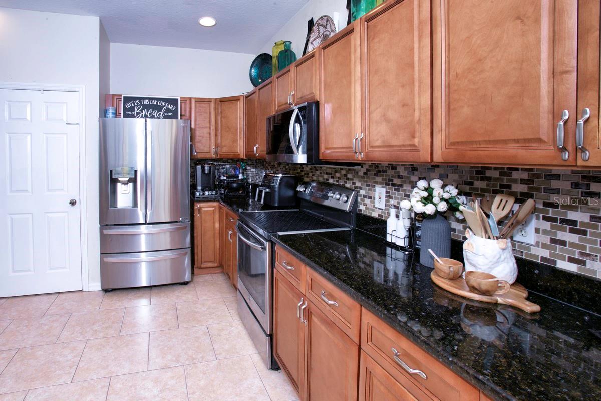 Image 13 of 36 For 208 36th Street Ne