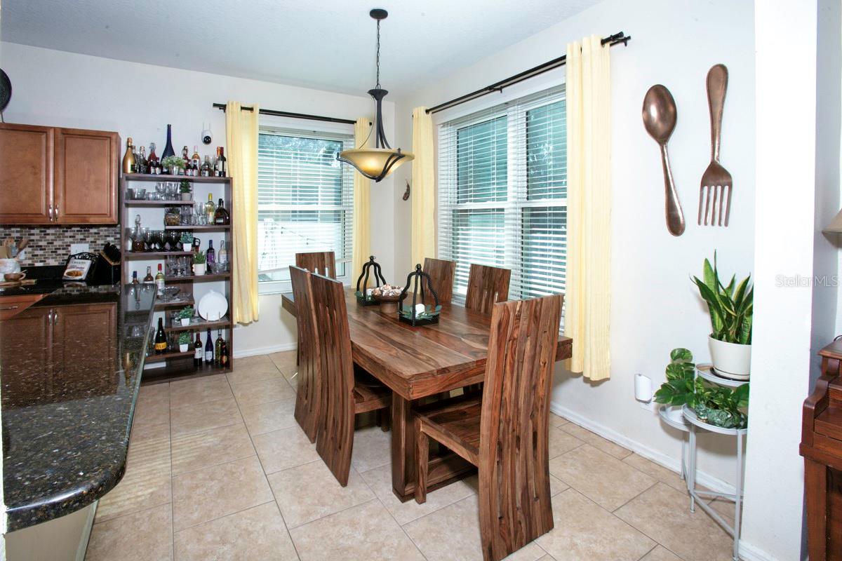 Image 17 of 36 For 208 36th Street Ne