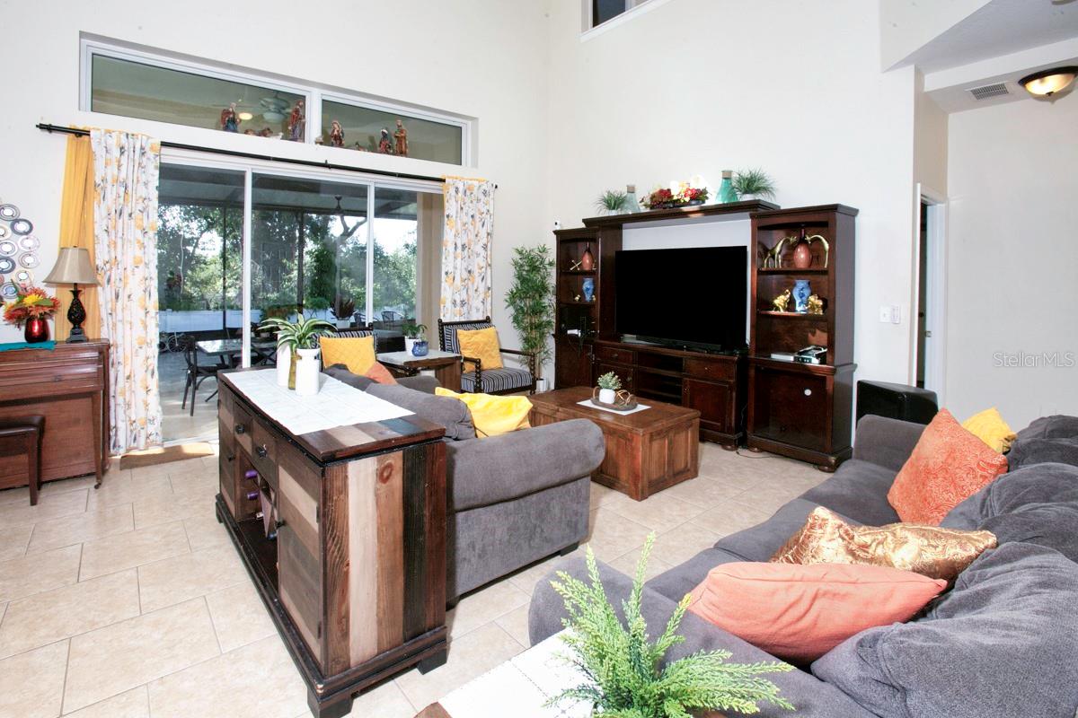 Image 21 of 36 For 208 36th Street Ne