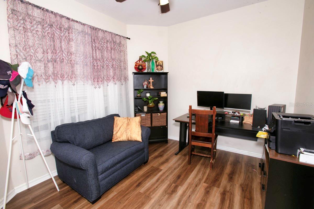 Image 24 of 36 For 208 36th Street Ne