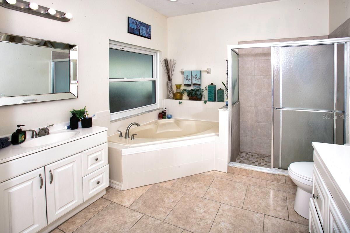 Image 26 of 36 For 208 36th Street Ne