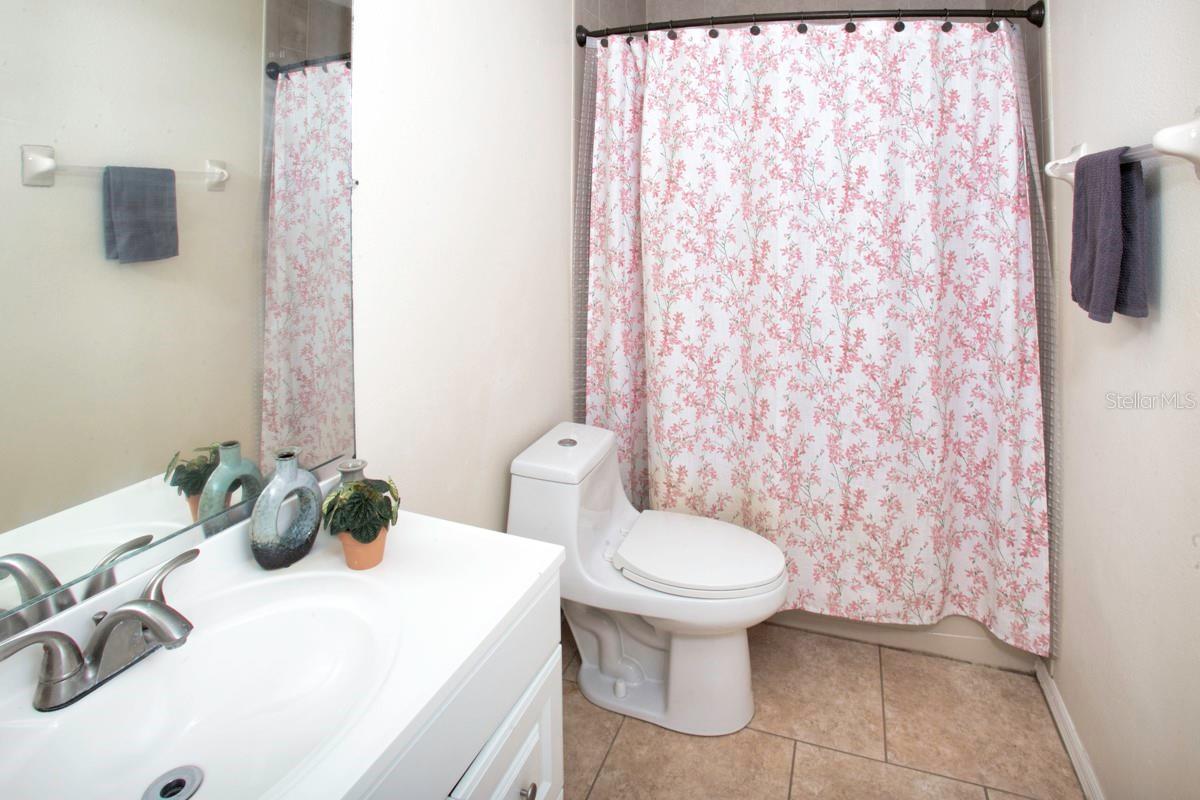 Image 32 of 36 For 208 36th Street Ne