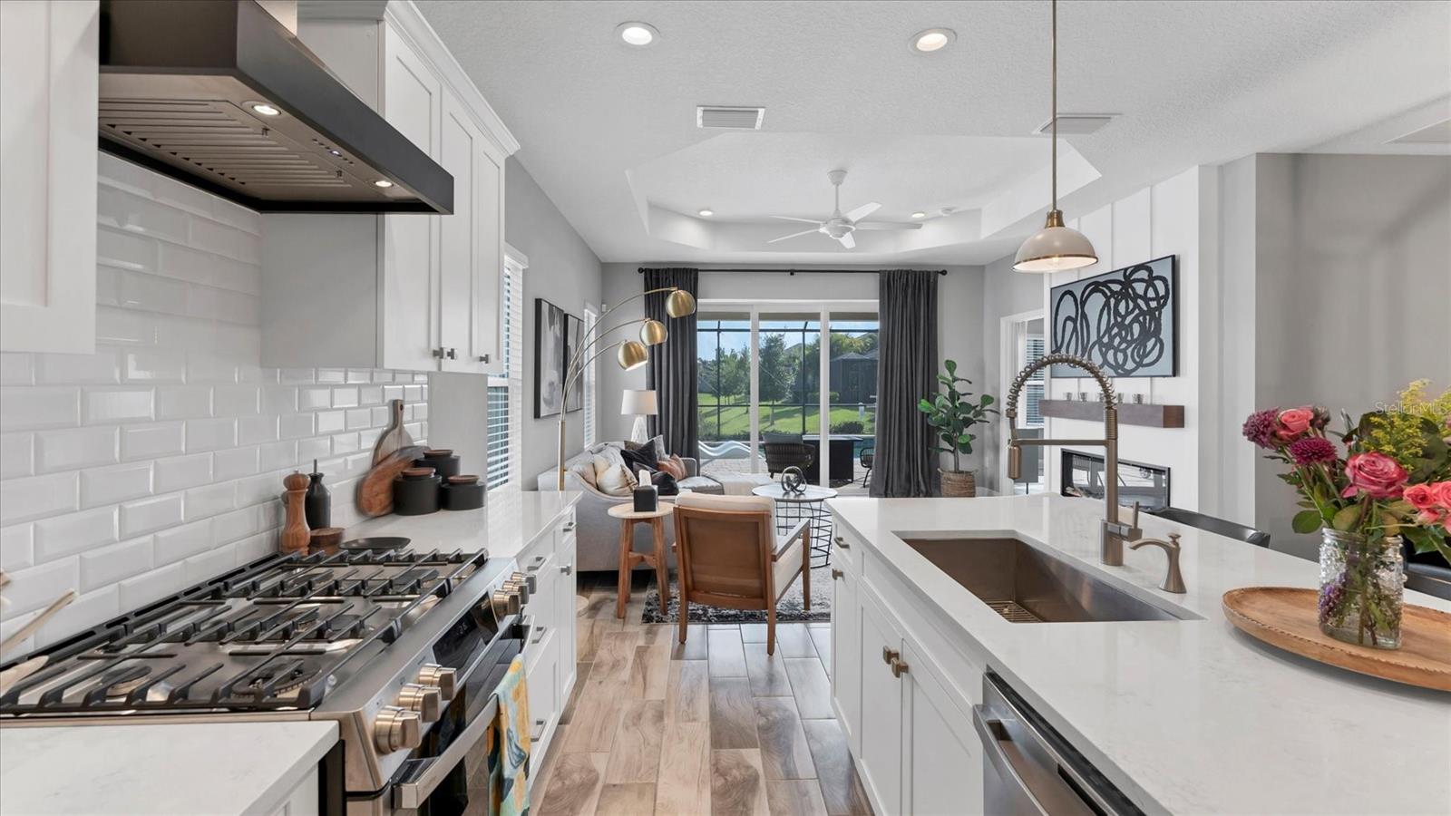 Image 19 of 72 For 12949 True Blue Circle