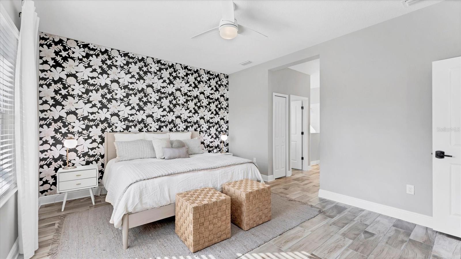 Image 26 of 72 For 12949 True Blue Circle