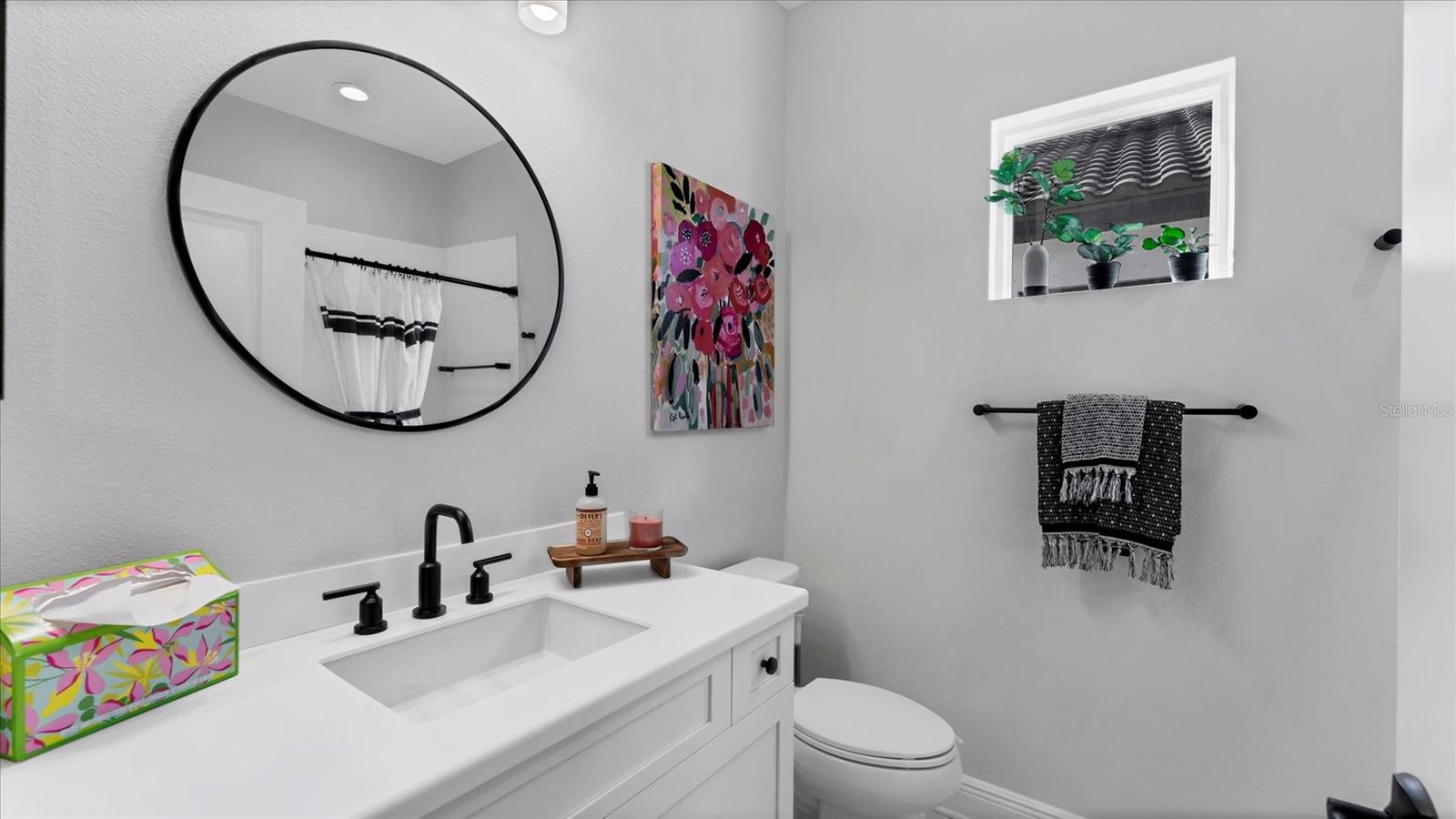 Image 32 of 72 For 12949 True Blue Circle