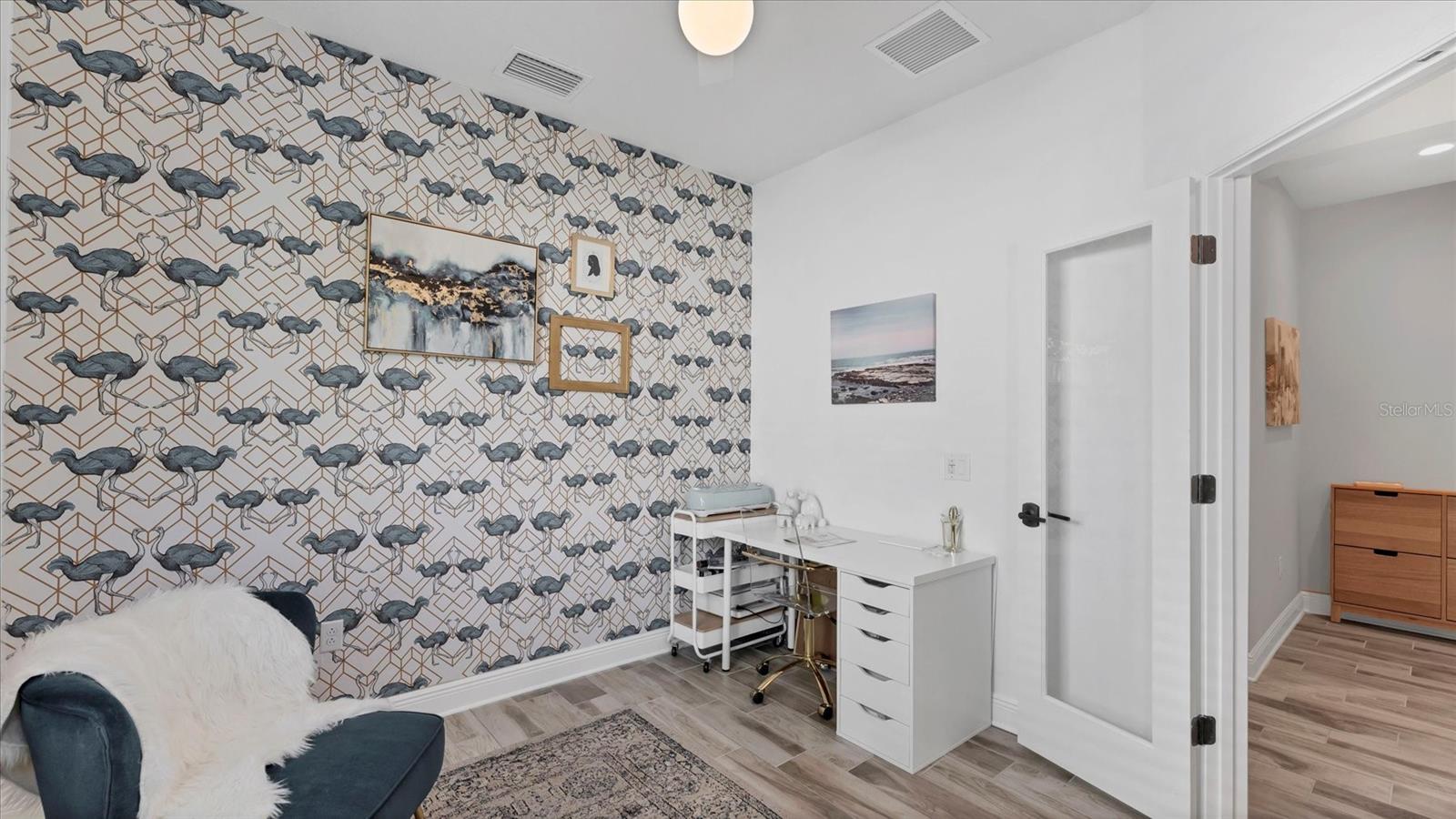 Image 36 of 72 For 12949 True Blue Circle