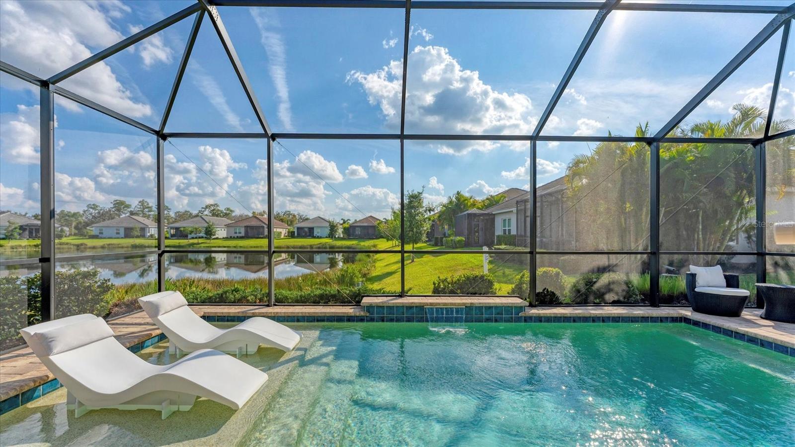 Image 40 of 72 For 12949 True Blue Circle