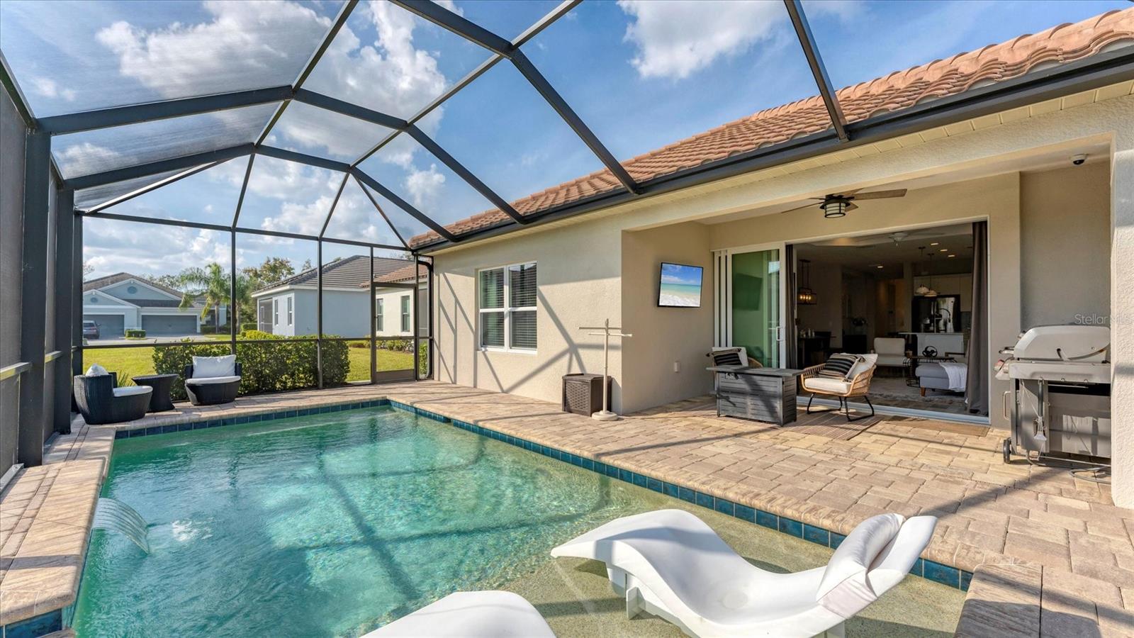 Image 45 of 72 For 12949 True Blue Circle