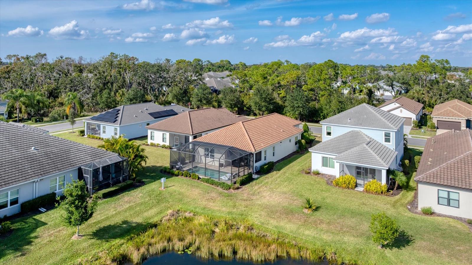 Image 48 of 72 For 12949 True Blue Circle